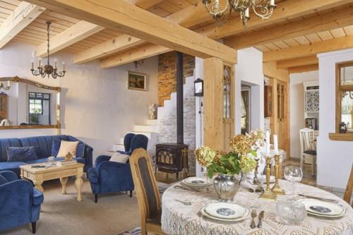 Очаровательный деревенский дом с потрясающими видами Мирека и Альдоны в Польше. 05