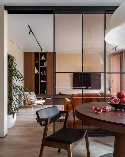 Дизайнер Элия рудт оформила квартиру в Калининграде, соединив в проекте яркие этнические детали и практичные решения. 02