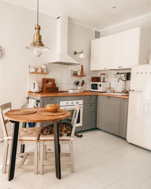 Дизайн квартиры продумывали самостоятельно, а ремонт делала наемная бригада. 01