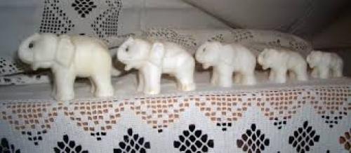 Семь белых слоников. Семь белых слоников.