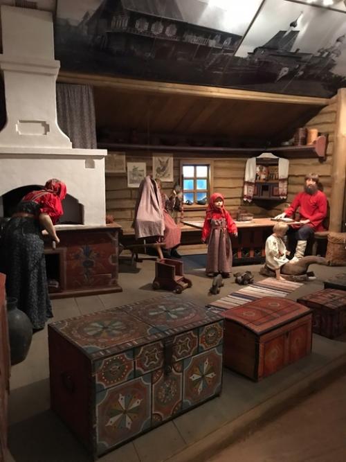 В дождливую субботу решили пройтись по музеям. 08