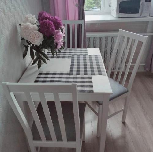 Небольшая кухня. В приятном сочетании цветов. 01