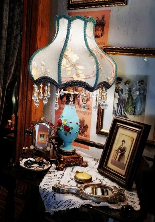 Многим из нас известна продукция фирмы Max Factor. 04