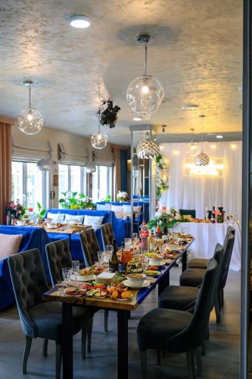 В нашем кафе - музее Поплавок всё чаще проходят свадьбы в уютном камерном формате - только самые близкие и дорогие люди. 01