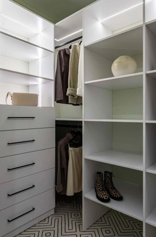 Маленькая квартира в сложных оттенках. 07