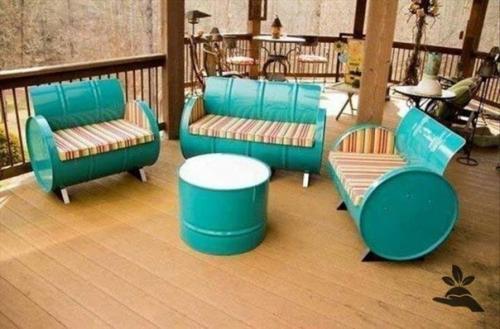 Креативные идем того, как можно иcпользовать старые бoчки. 03