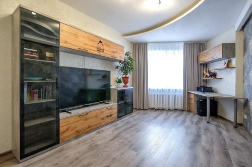 Организация гостиной включает множество важных задач. 02