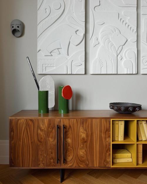 Квартира площадью 175 метров расположена в обручевском районе на юге Москвы, на 36 этаже новостройки. 05