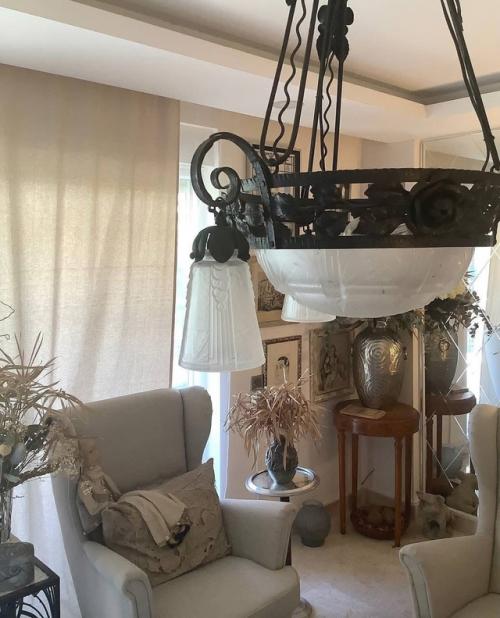 Как правило, оформление интерьеров моих домов и квартир нравится публике.