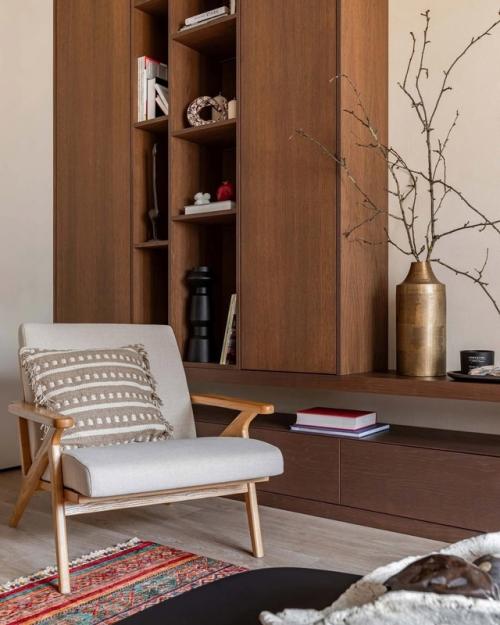 Дизайнер Элия рудт оформила квартиру в Калининграде, соединив в проекте яркие этнические детали и практичные решения. 05