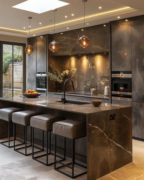 Знаешь, есть у нас на окраине города один дом, который будто бы сошел с обложки дизайнерского журнала. 02