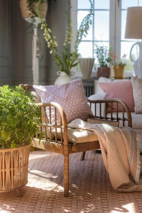 Как создать летнюю романтику в интерьере с помощью цветов, пастельных оттенков и текстиля. 03