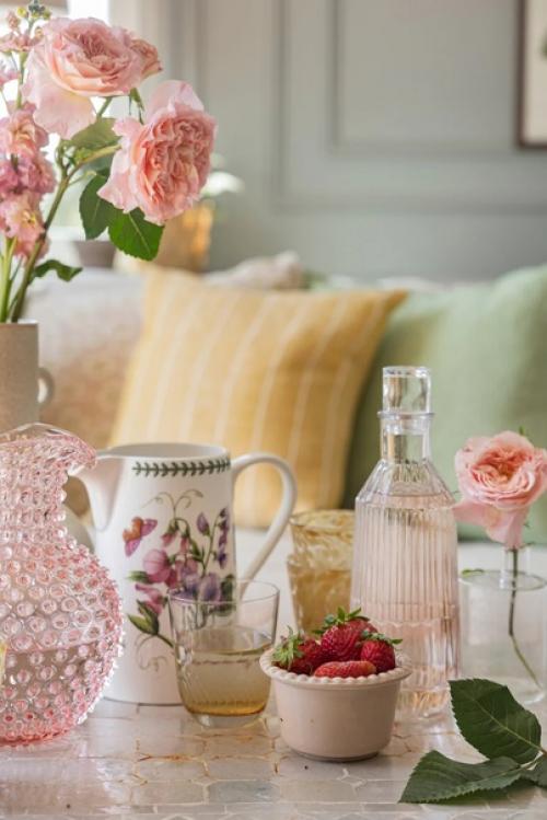 Как создать летнюю романтику в интерьере с помощью цветов, пастельных оттенков и текстиля. 02