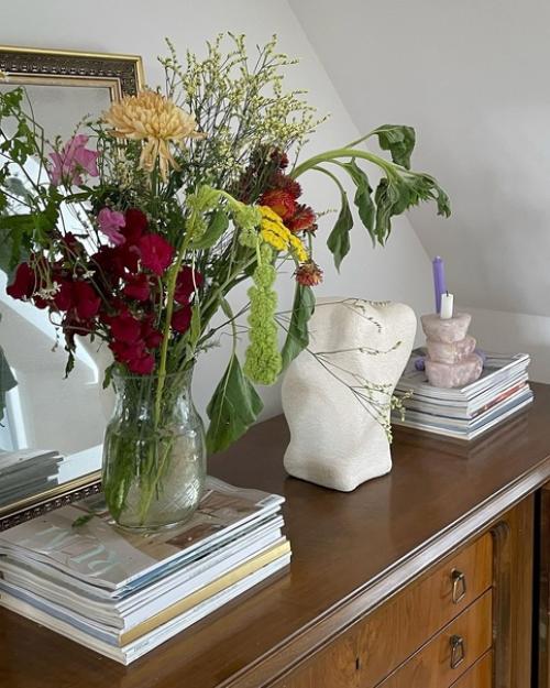 Добро пожаловать в датский дом Эмили, цветовая гамма которого прекрасно подходит для летнего оформления интерьера. 06