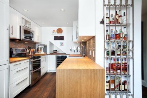 Примечательной деталью, по которой можно судить о присутствии восточного стиля в интерьере, является ковка и чеканка. 02