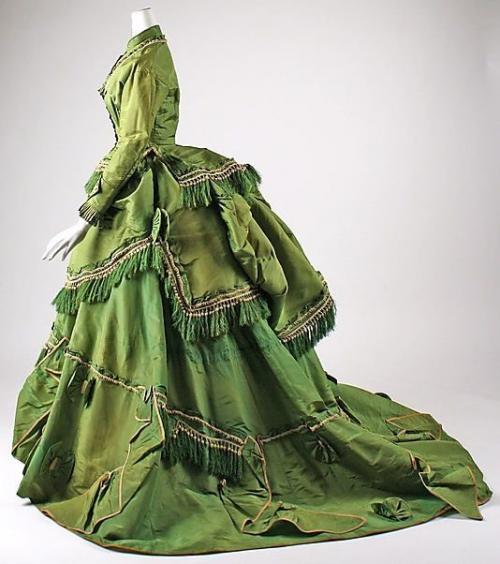 Как страсть к зеленому цвету людей в викторианскую эпоху убивала. 03