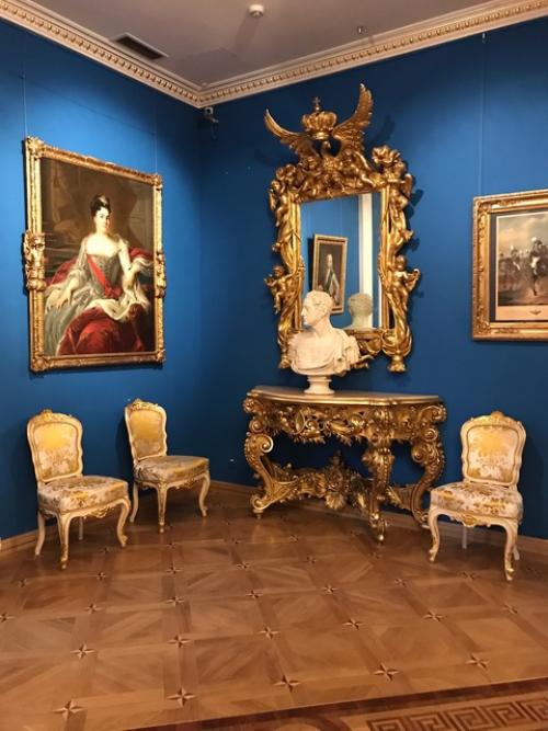 В дождливую субботу решили пройтись по музеям. 07