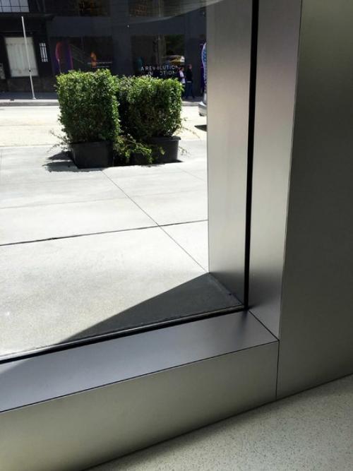 Интересное невероятное внимание Apple к деталям на примере нового Apple Store на юнион - сквер. 02