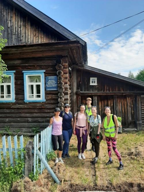Сенодня, 13 июня, я с компанией след, побывала в прекрасном месте кировской области. 01