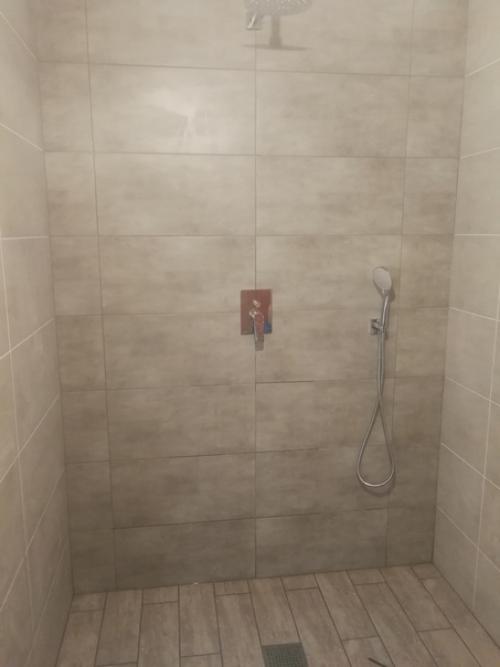 Почти закончил ванную. 06