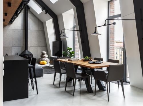 Нетривиальный дизайн интерьера мансардной квартиры.