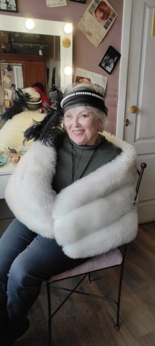 Многим из нас известна продукция фирмы Max Factor. 07