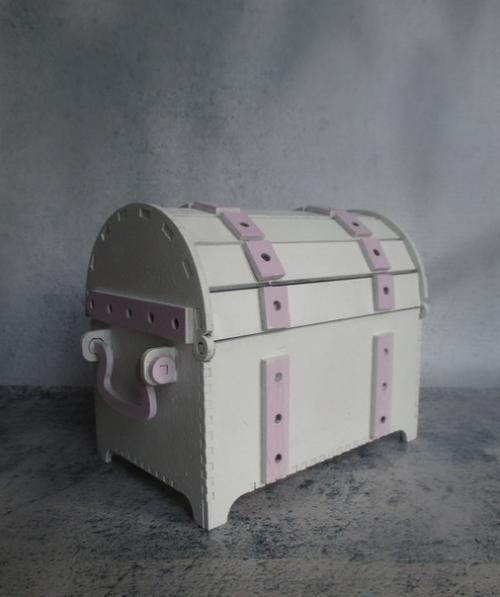 Деревянный сундучок выполненный в стиле шебби шик. 04