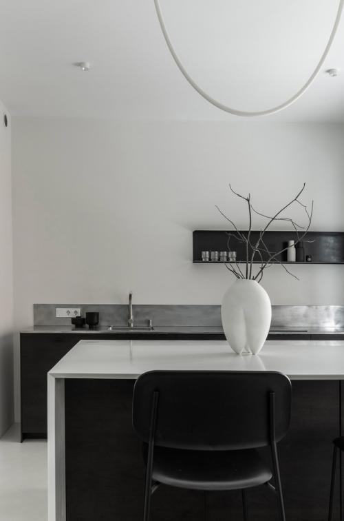 Современная квартира - студия 31 м 2 в Москве. 01