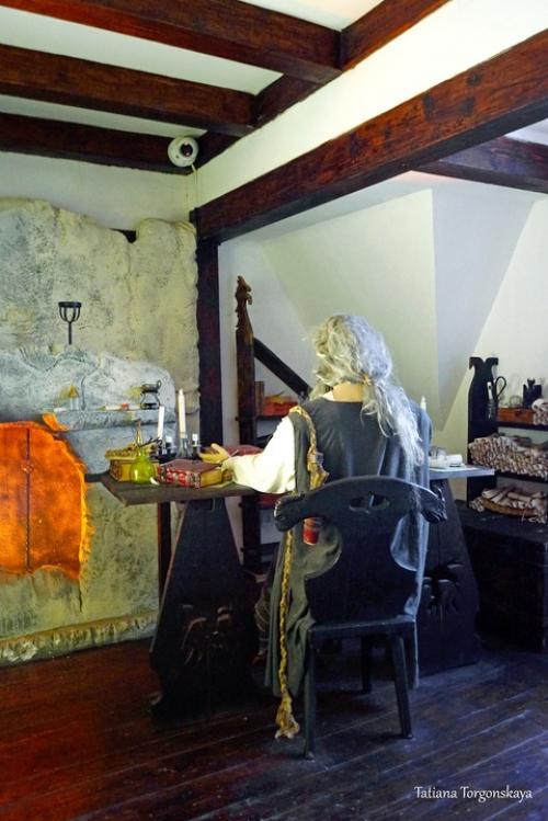 Давно мечтал сделать в своем доме поталок в стиле средневековых интерьеров замка. 02