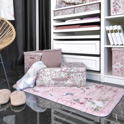 Всего один коврик, а пространство в спальне тут же наполняется уютом и комфортом!