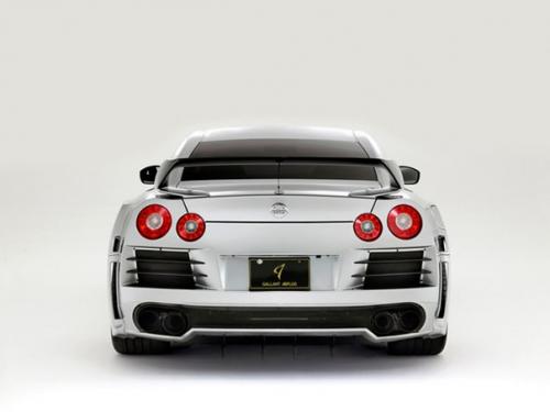 Abflug Nissan GT - R (R35) (2011-Present). 04