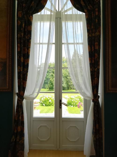 Про экскурсию.  Мы были в чудесной усадьбе куракиных 18 в. (в настоящих российских еб@енях), добраться туда без личного авто, идея так се. 04