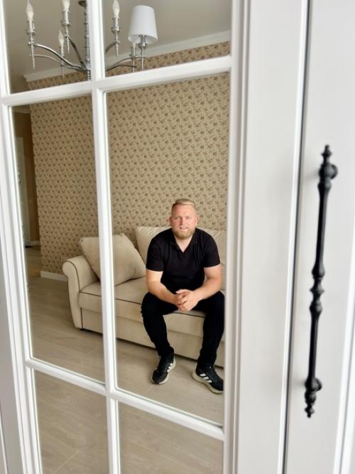 Место шкафу - в спальне! 01