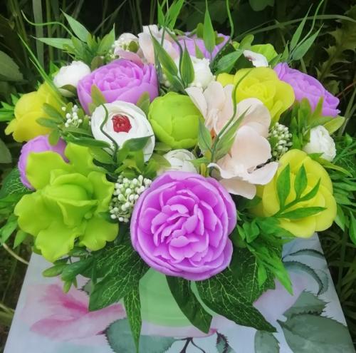 Вы только посмотрите насколько красивы букетики из мыла. 02