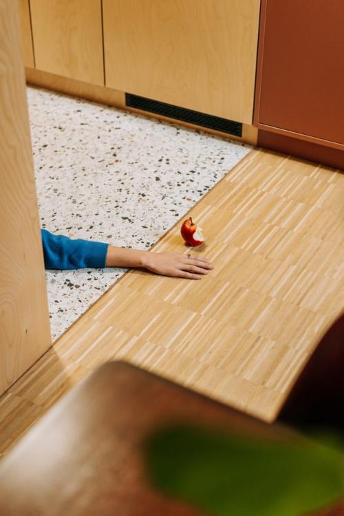 Современный интерьер студии площадью 27 кв. 08