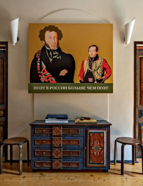 Дом Леонида Парфёнова и его жены Елены, украшенный коллекцией вологодской мебели и утвари конца XIX - начала XX века. 06