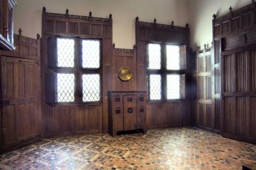 Как выглядели комнаты в позднее средневековье? 01