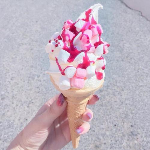 Как украсить пустые стены в комнате? 03