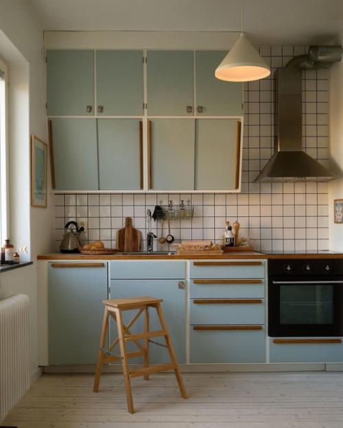 Небесно-голубая кухня очаровательна. 01