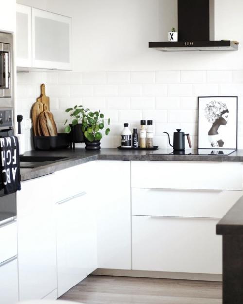 В каждой комнате этого уютного скандинавского дома присутствует коричневые и бежевые оттенки, напоминающие о любимой осени. 03