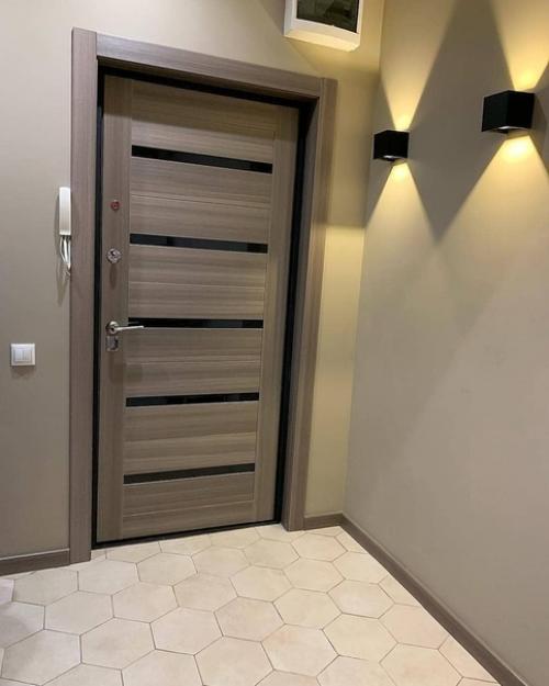 Ремонт в прихожей сами с мужем продумывали. 01