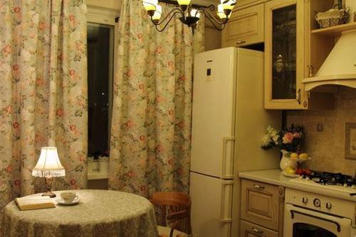 Теплая, уютная бежевая кухня 9. 5 кв. 04