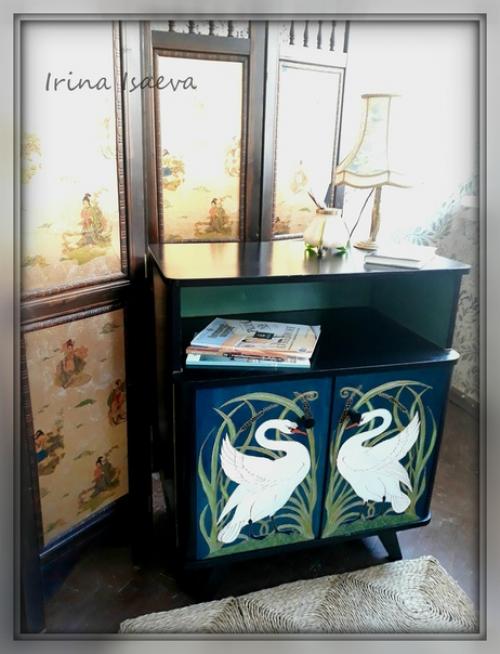 Старая, не имеющая антикварной ценности, мебель вполне может жить в современных интерьерах, главное ее правильно Подать, не так ли! 03