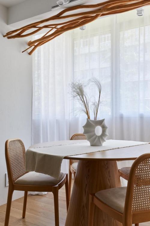 Квартира у моря в стиле ваби - саби: тишина, свет и природные акценты. 05