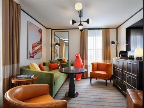 Бутик - отель с характером: когда здание становится музеем. 06