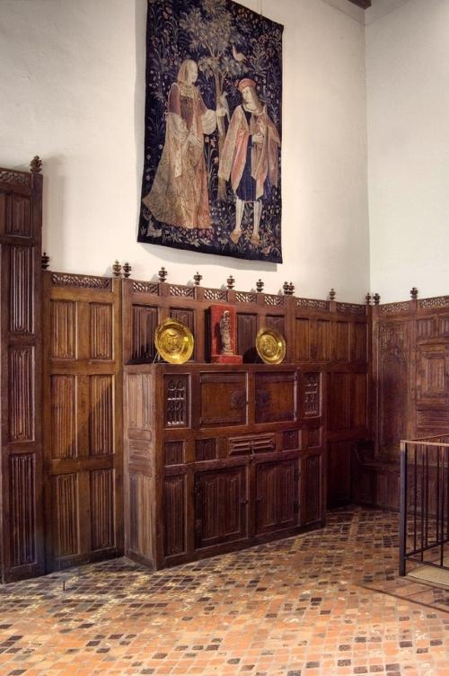 Как выглядели комнаты в позднее средневековье? 02