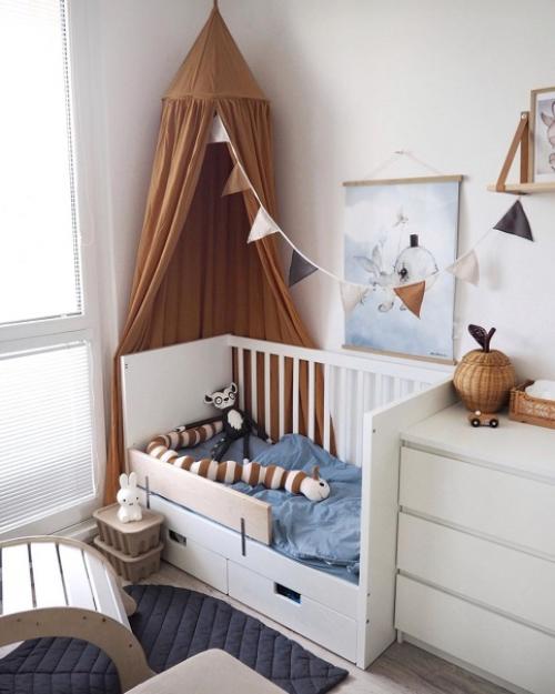 В каждой комнате этого уютного скандинавского дома присутствует коричневые и бежевые оттенки, напоминающие о любимой осени. 01