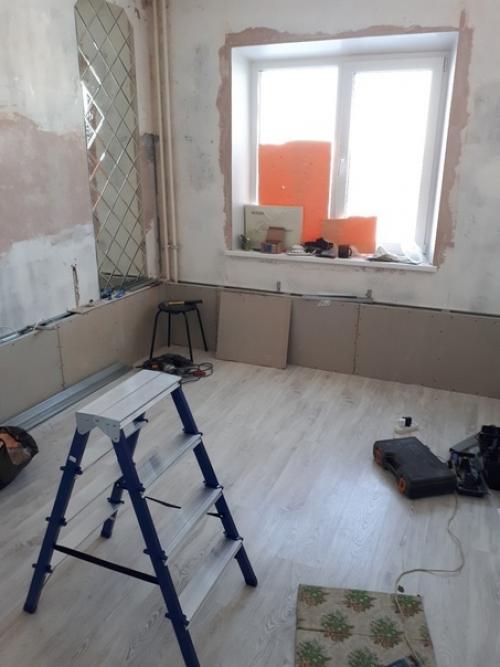 Ремонт в спальне руками супружеской пары. 08