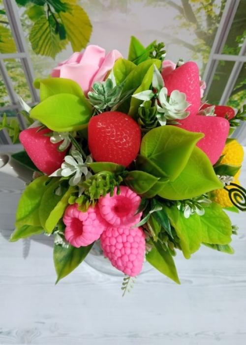 Сувенирноемылоручнойработы.  Идея для подарка по поводу и без женщине любого статуса: 02