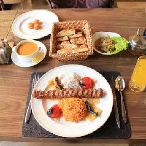 В последние годы баку довольно активно развивается, особенно это касается культурной жизни города. 03